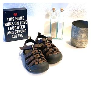 Waterproof Keens size 13c (little kids size)